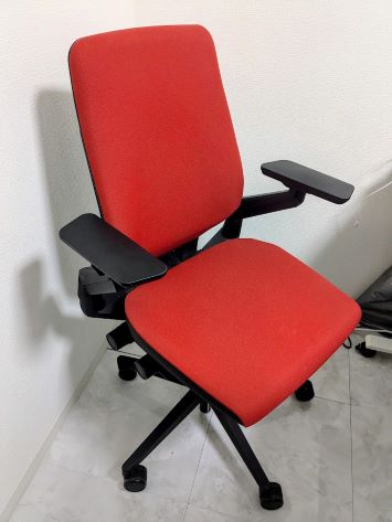 Steelcase Gesture】ゲーミングチェアとはまた違う！？18万円の高級 